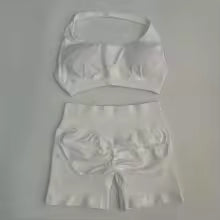 Premium Nahtloses Yoga Set - Sport-BH mit Halter & Scrunch Shorts