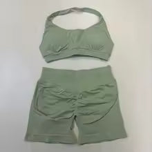 Premium Nahtloses Yoga Set - Sport-BH mit Halter & Scrunch Shorts